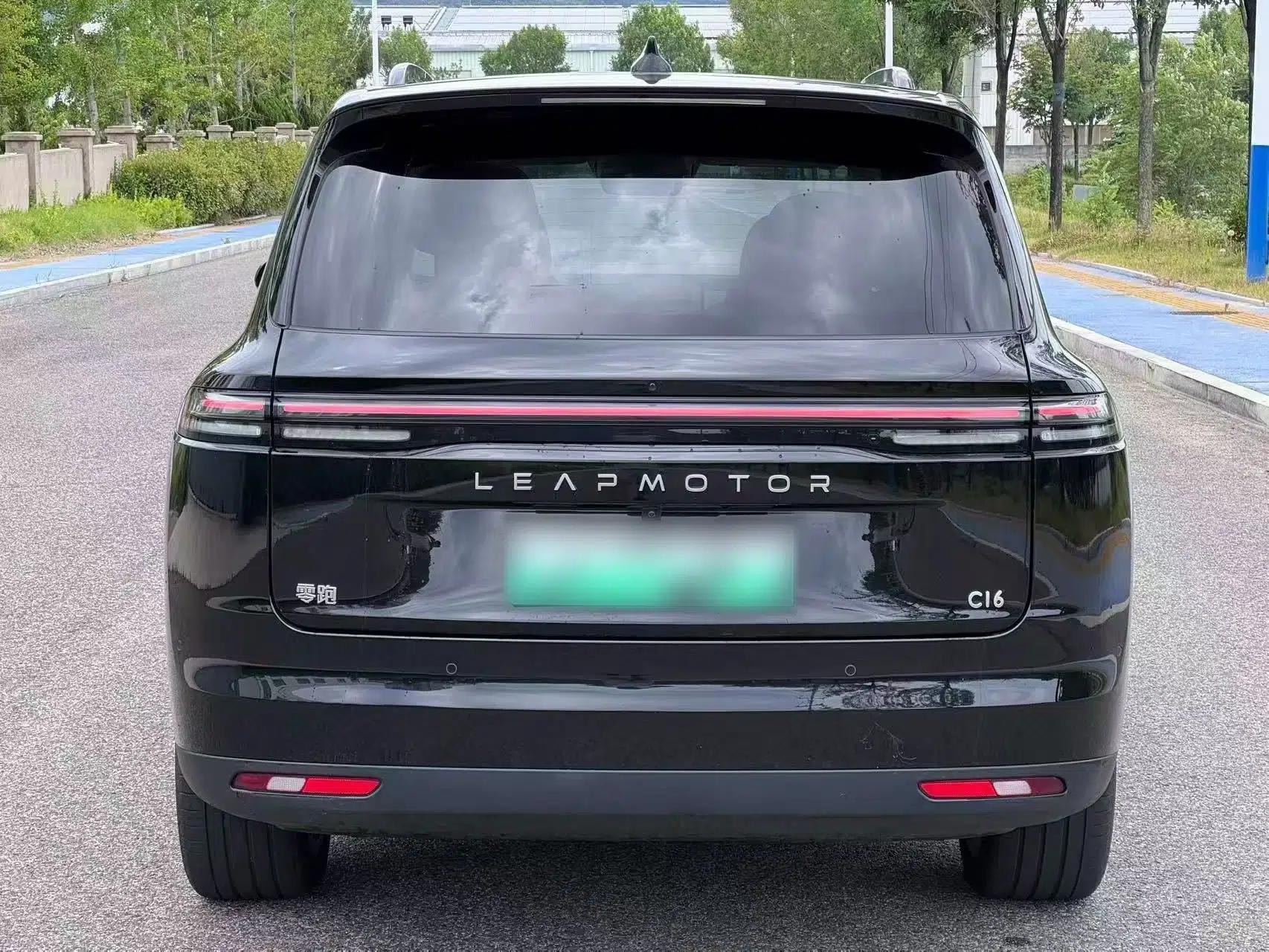 Leapmotor C16 2026 Extended-Range 280 LiDAR Zhizun Edition 6 Seats — миниатюра 5