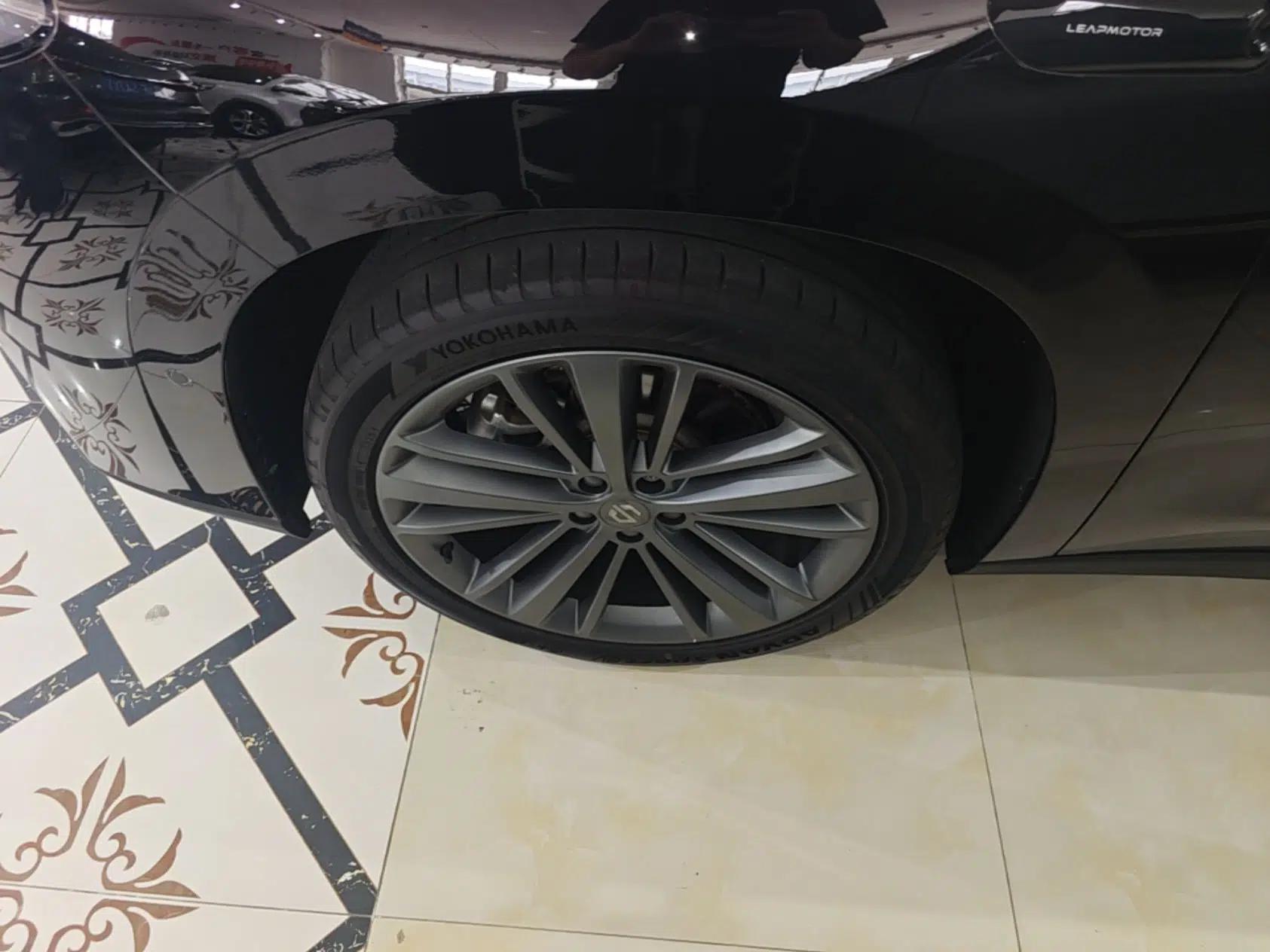 Leapmotor C16 2026 Extended-Range 280 LiDAR Zhizun Edition 6 Seats — миниатюра 10