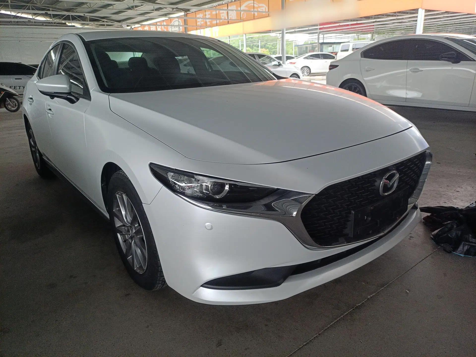 Mazda 3 Axela 2021 2.0L Automatic Zhiqing Edition — миниатюра 3