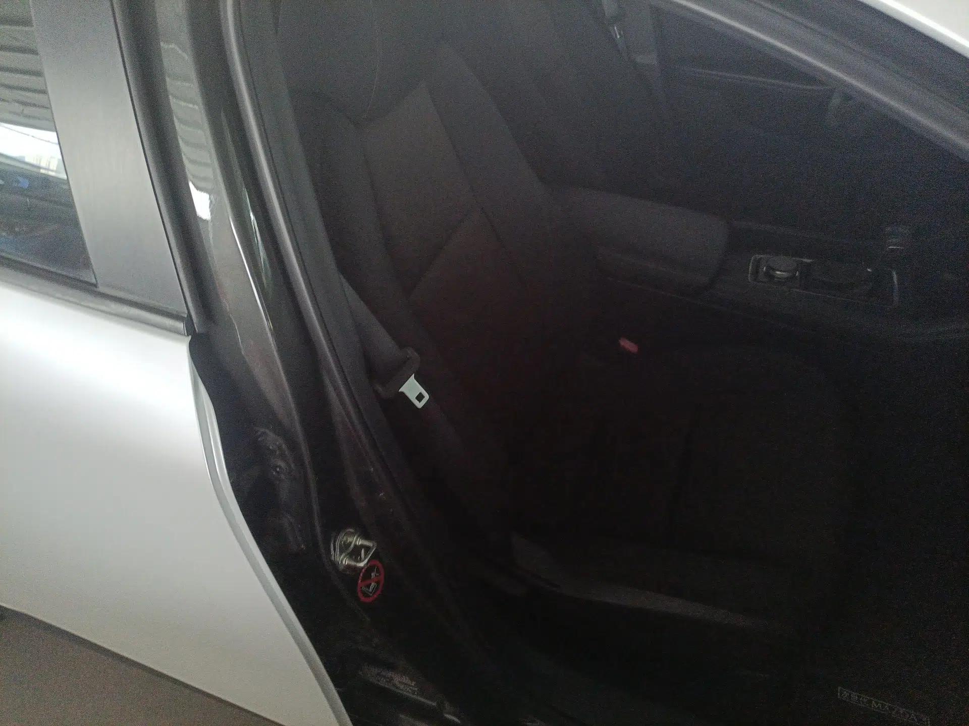Mazda 3 Axela 2021 2.0L Automatic Zhiqing Edition — миниатюра 4