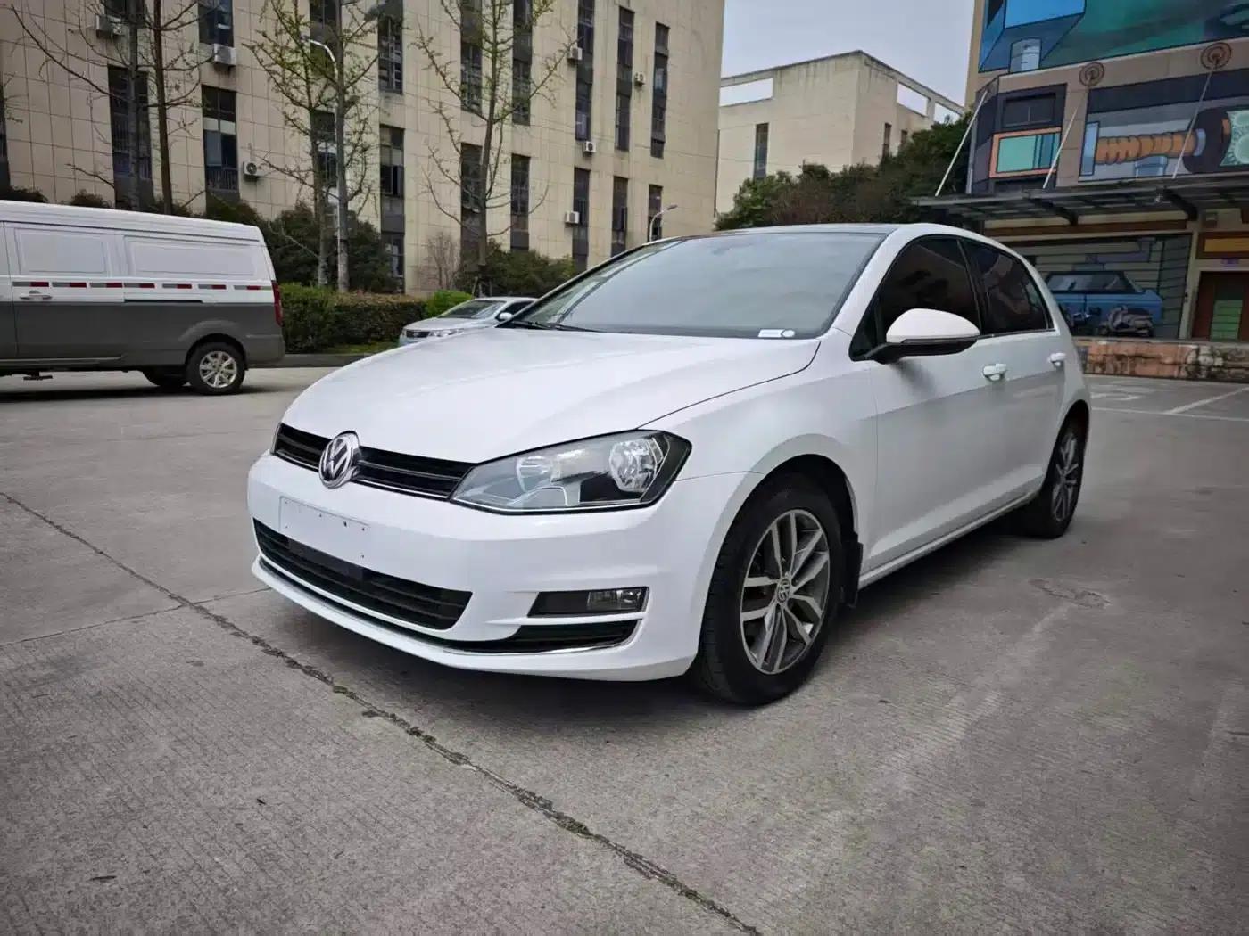 2016 Golf 230TSI Automatic Luxury — миниатюра 1