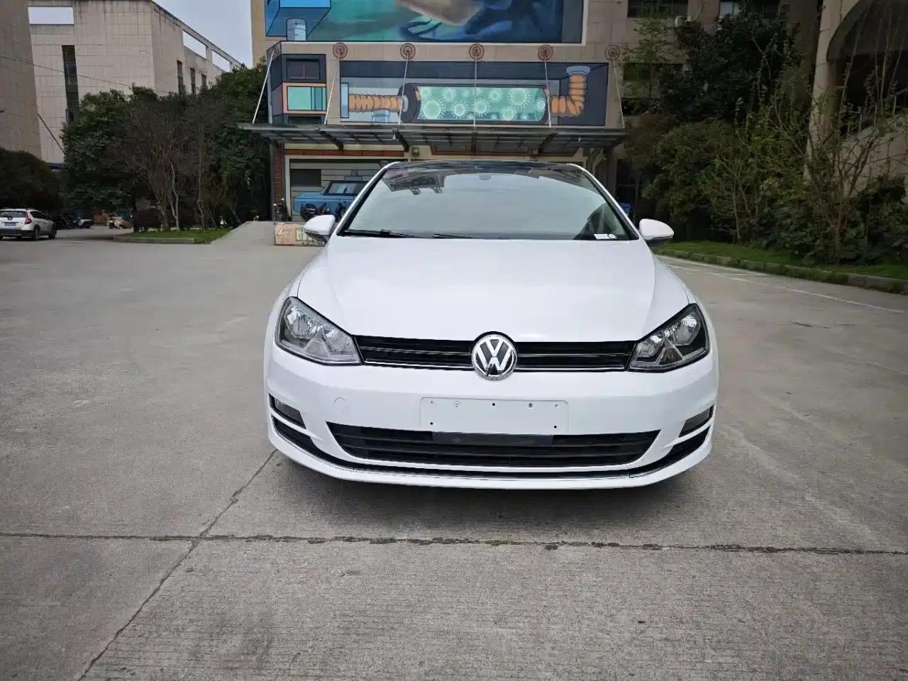 2016 Golf 230TSI Automatic Luxury — миниатюра 2