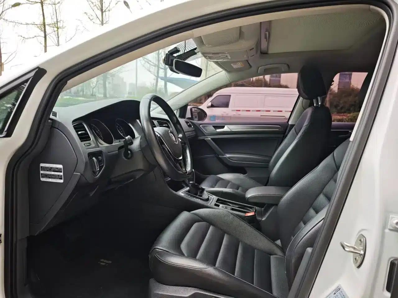 2016 Golf 230TSI Automatic Luxury — миниатюра 4