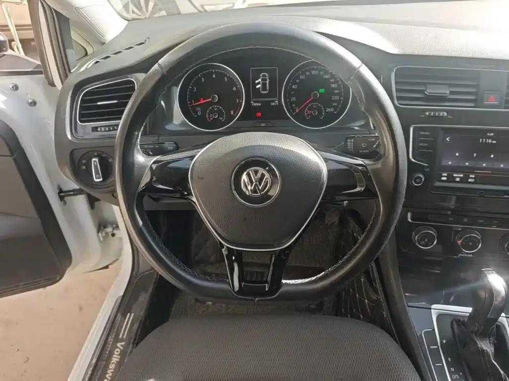 2017 Golf 230TSI Automatic Comfort Millionth Unit Commemorative Edition — миниатюра 11