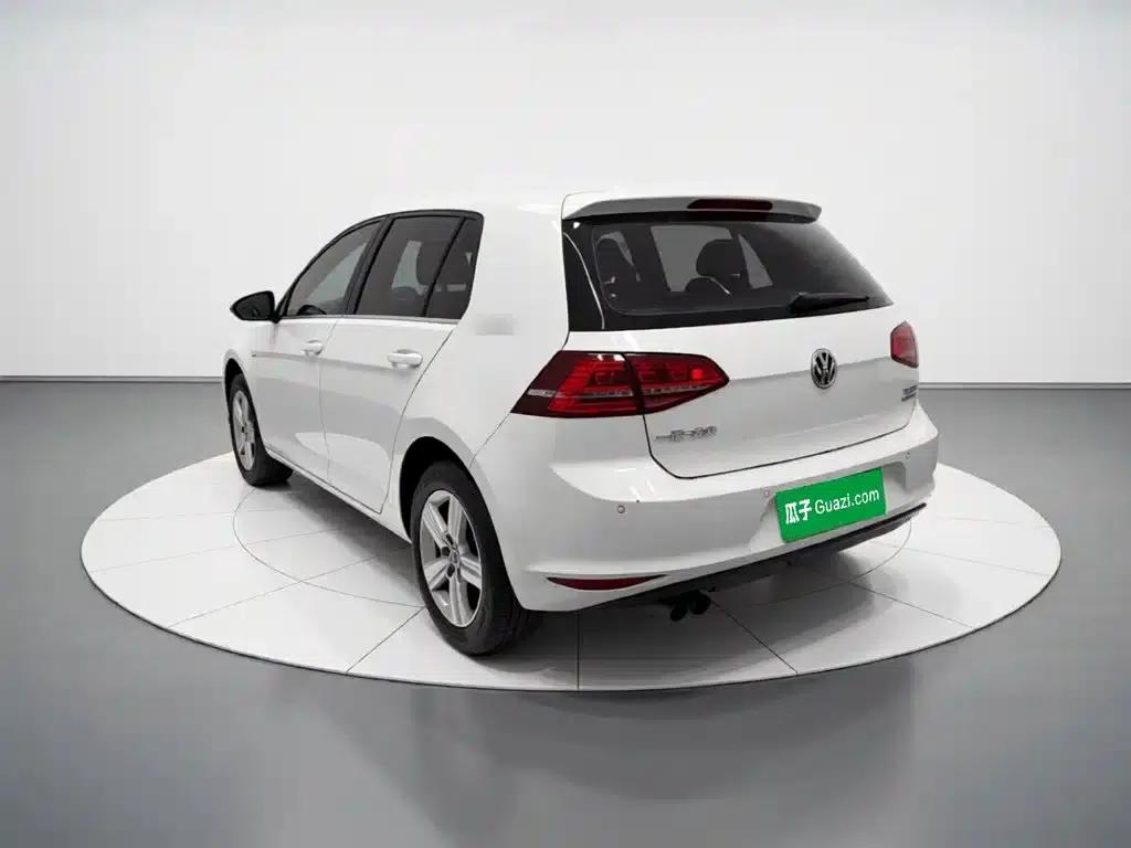2017 Golf 230TSI Automatic Comfort Millionth Unit Commemorative Edition — миниатюра 5