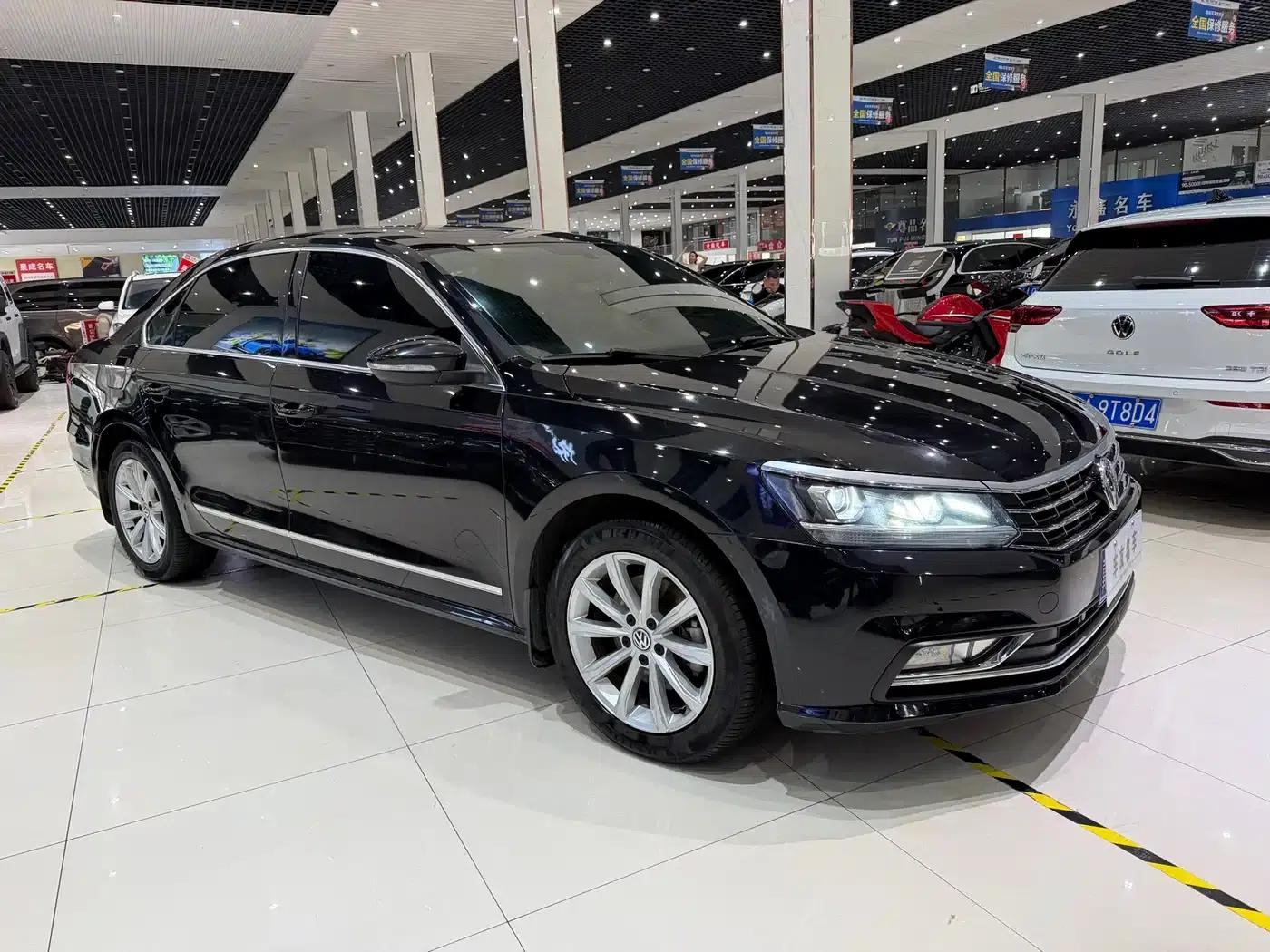 2017 Passat 330TSI DSG Premium Edition — миниатюра 3