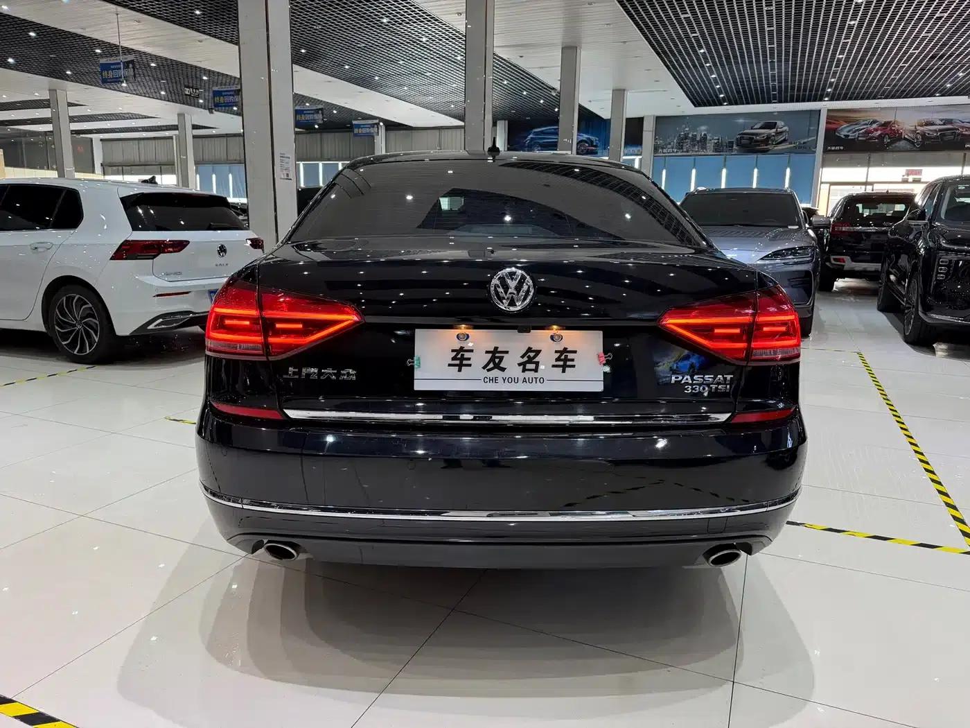 2017 Passat 330TSI DSG Premium Edition — миниатюра 4