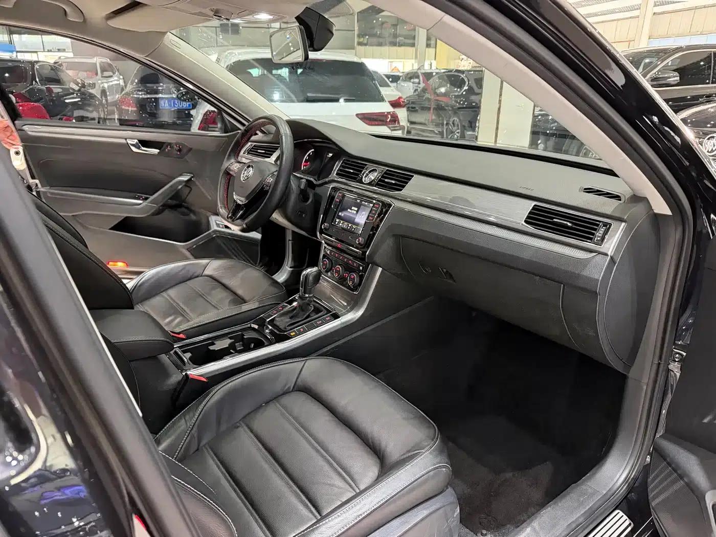 2017 Passat 330TSI DSG Premium Edition — миниатюра 10
