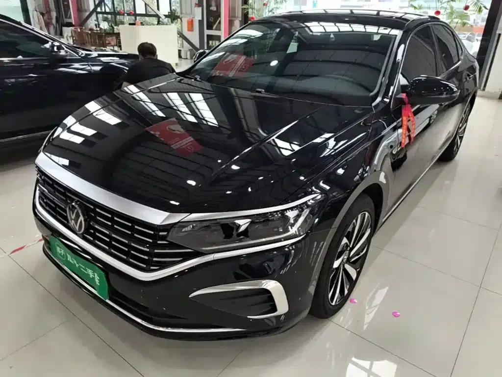 2025 Passat Outstanding Edition 380TSI Dragon Edition — миниатюра 2