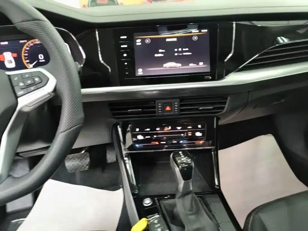 2025 Passat Outstanding Edition 380TSI Dragon Edition — миниатюра 13
