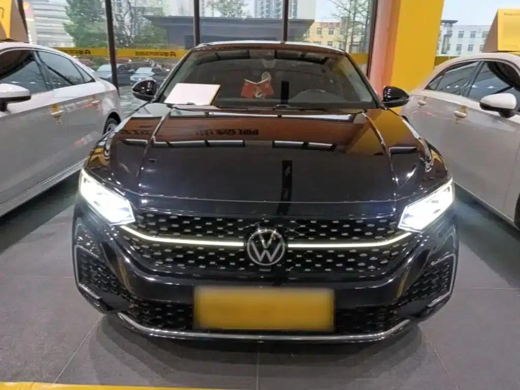 2022 Volkswagen Passat 330TSI Starry Sky Luxury Edition — миниатюра 3