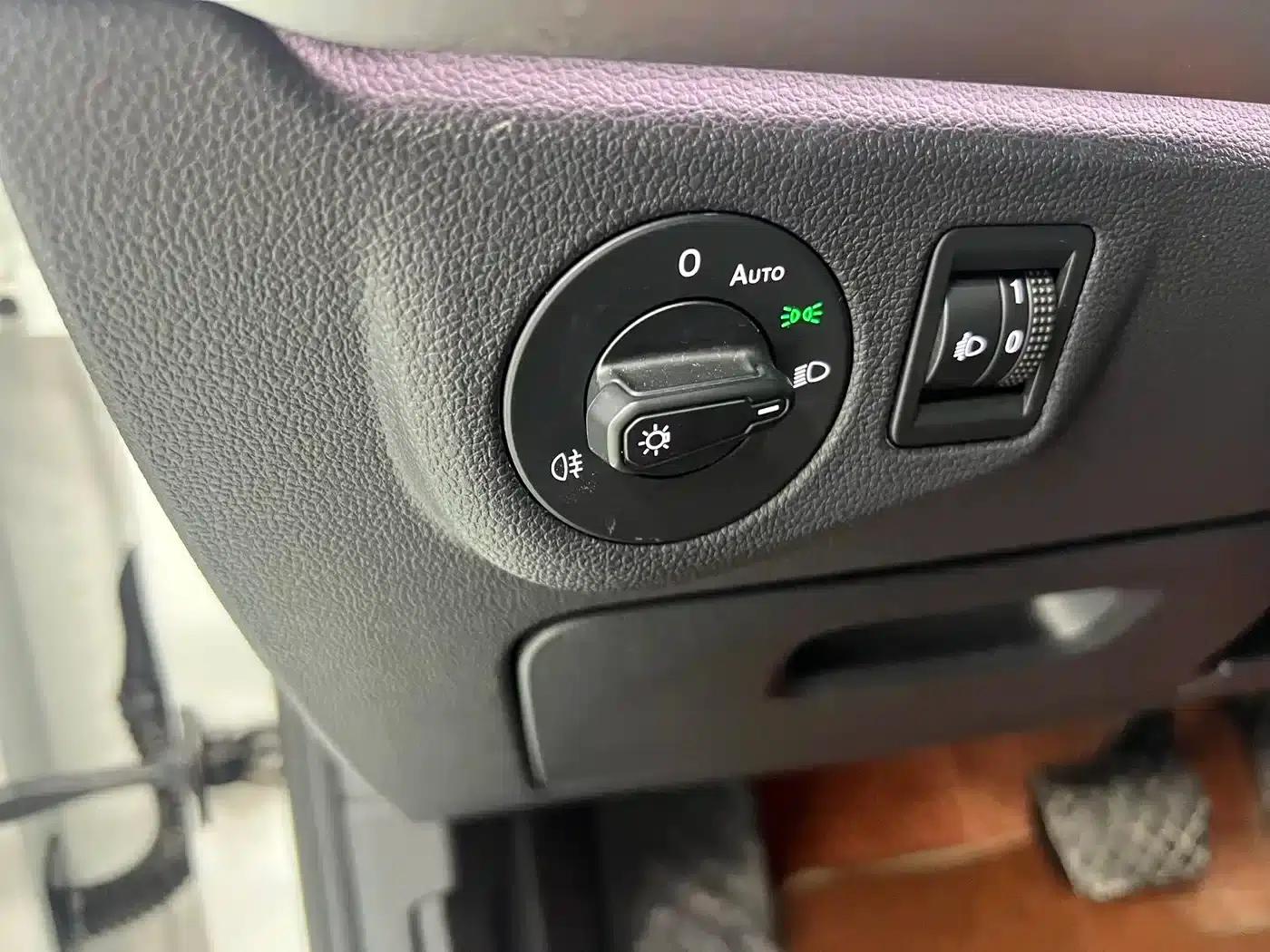 2023 Volkswagen Lavida Facelift 1.5L Automatic Full Comfort Edition — миниатюра 12