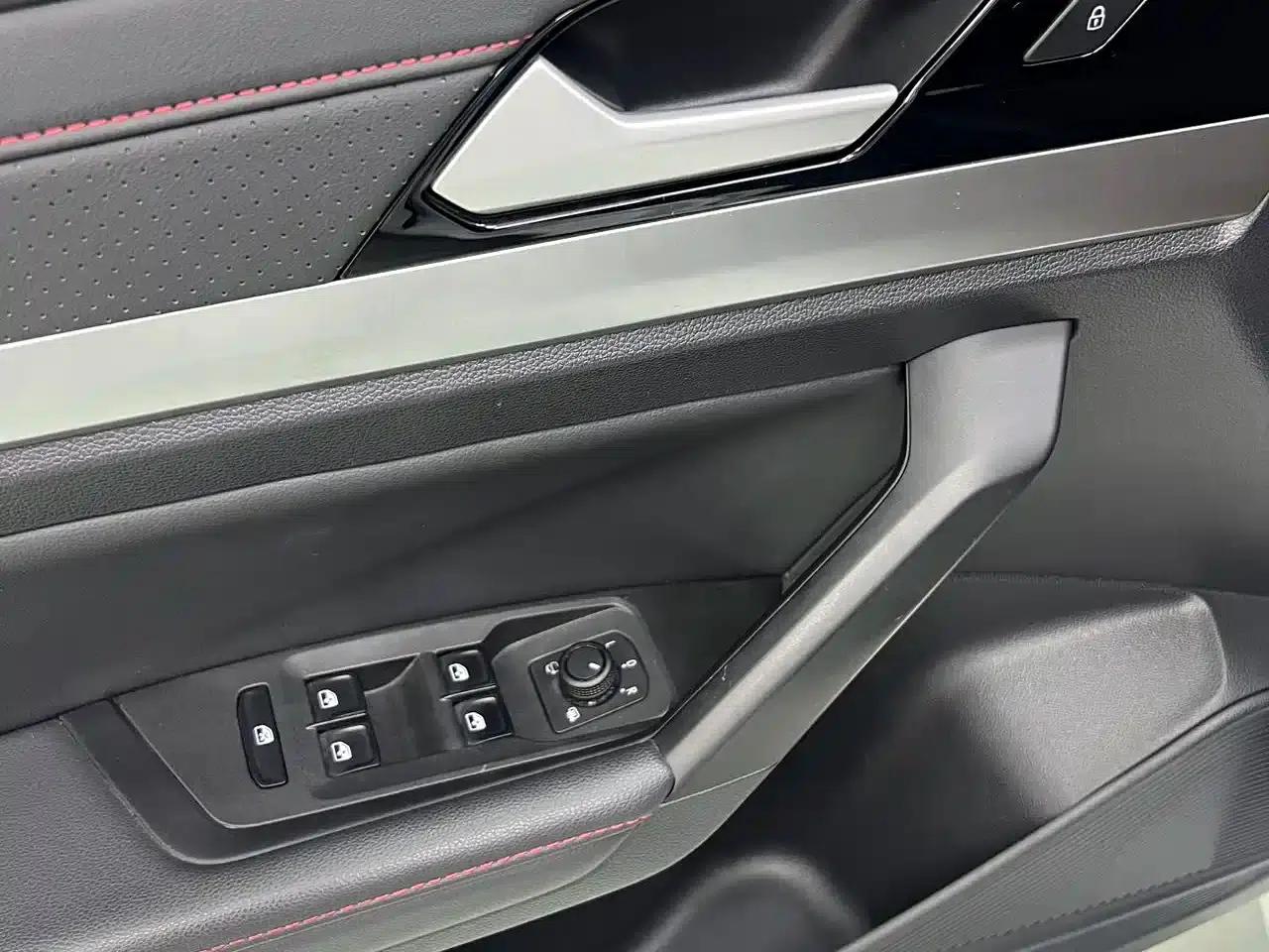 2023 Volkswagen Lavida Facelift 1.5L Automatic Full Comfort Edition — миниатюра 7
