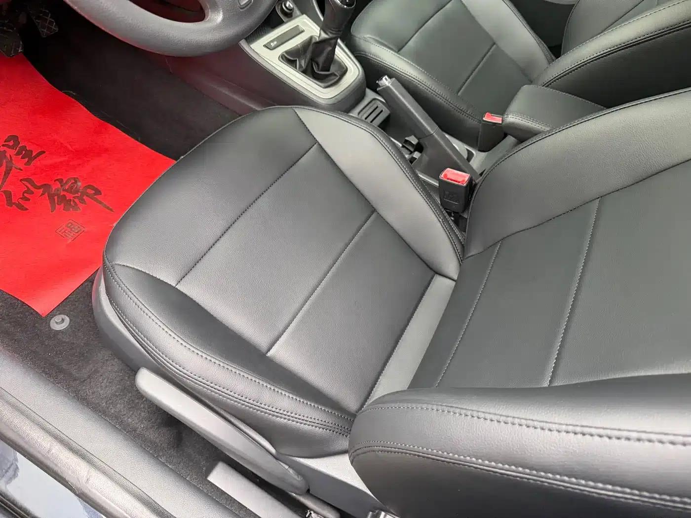 2013 Volkswagen Lavida Classic Facelift 1.6L Manual Comfort Edition — миниатюра 19