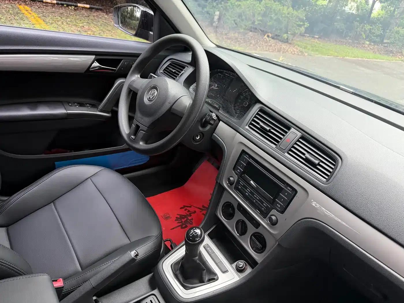 2013 Volkswagen Lavida Classic Facelift 1.6L Manual Comfort Edition — миниатюра 24
