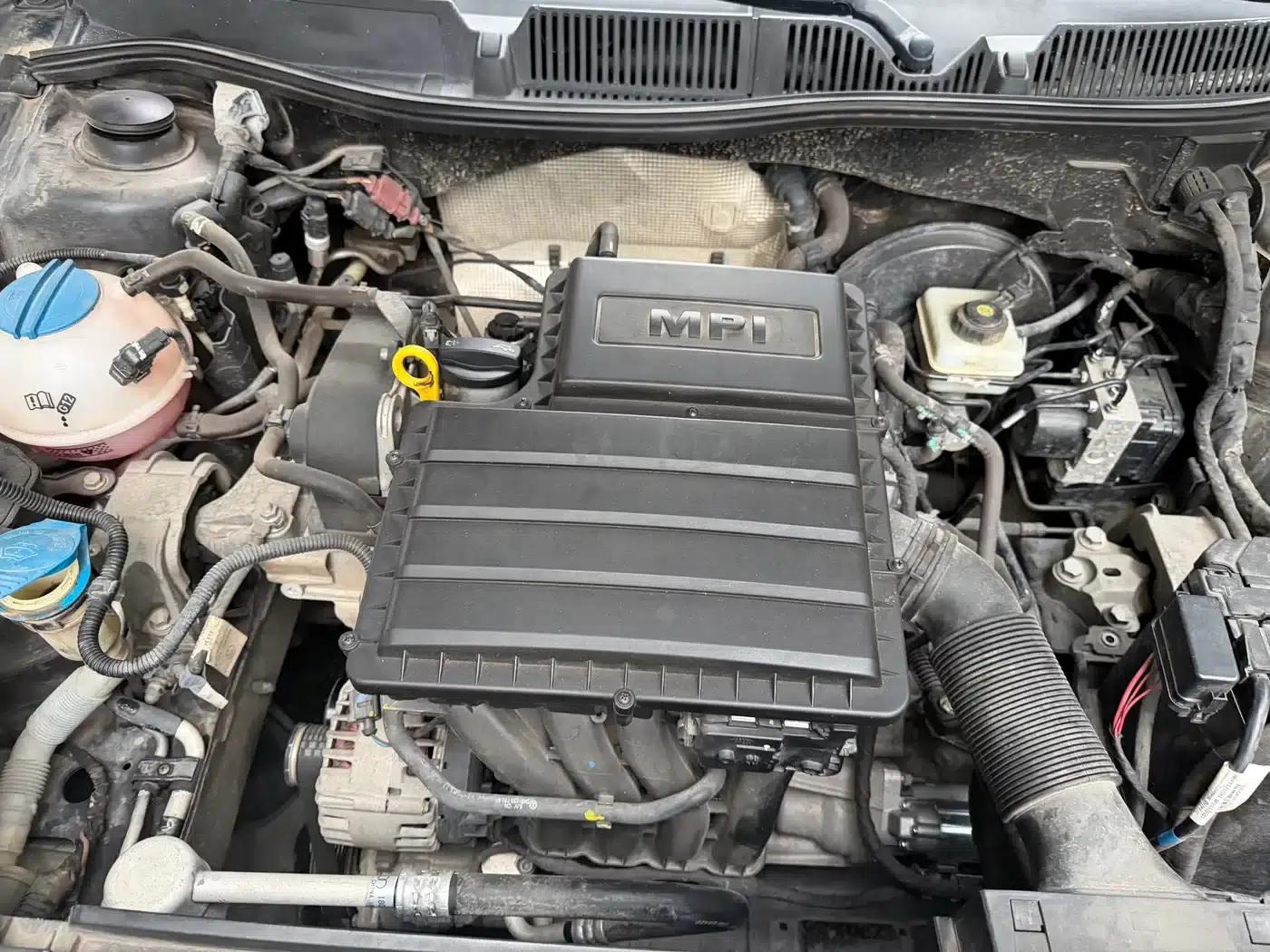 2013 Volkswagen Lavida Classic Facelift 1.6L Manual Comfort Edition — миниатюра 28