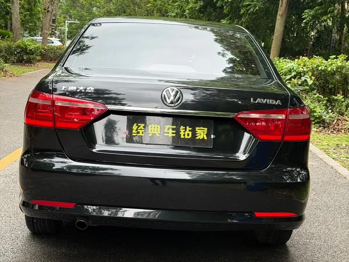 2013 Volkswagen Lavida Classic Facelift 1.6L Manual Comfort Edition — миниатюра 5