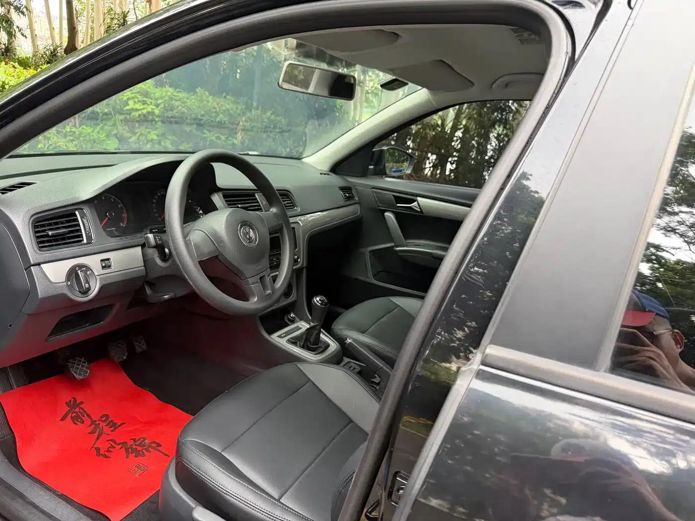 2013 Volkswagen Lavida Classic Facelift 1.6L Manual Comfort Edition — миниатюра 6