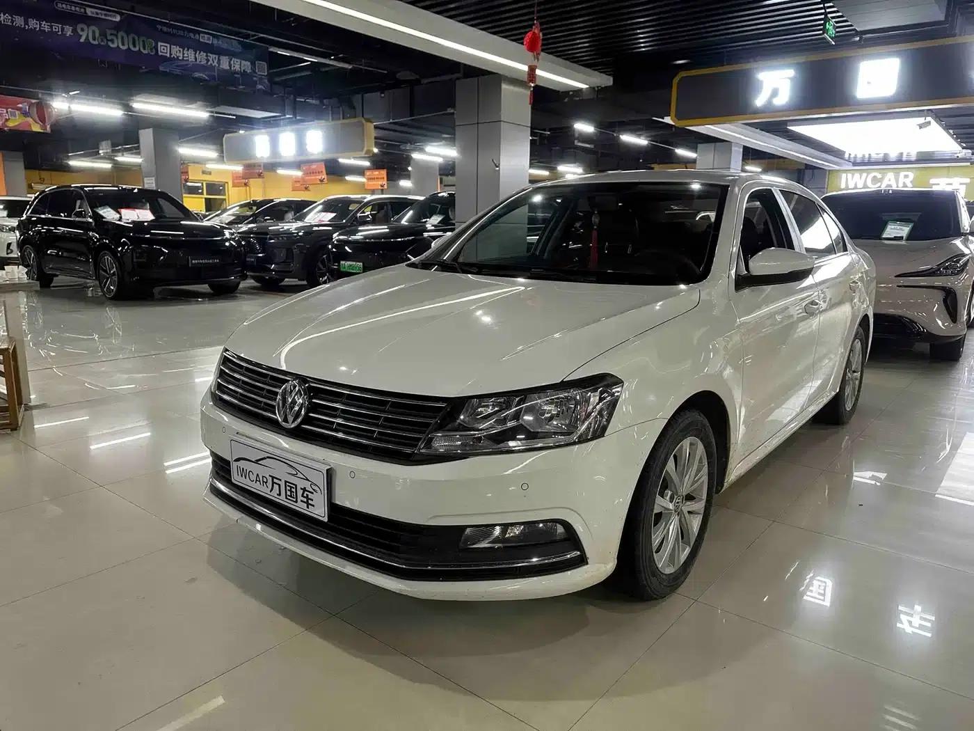 2015 Volkswagen Lavida 1.6L Automatic Comfort Edition — миниатюра 1