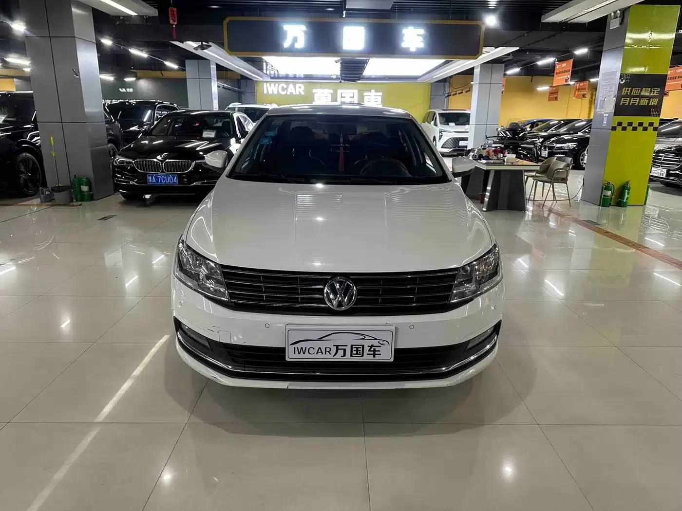 2015 Volkswagen Lavida 1.6L Automatic Comfort Edition — миниатюра 2
