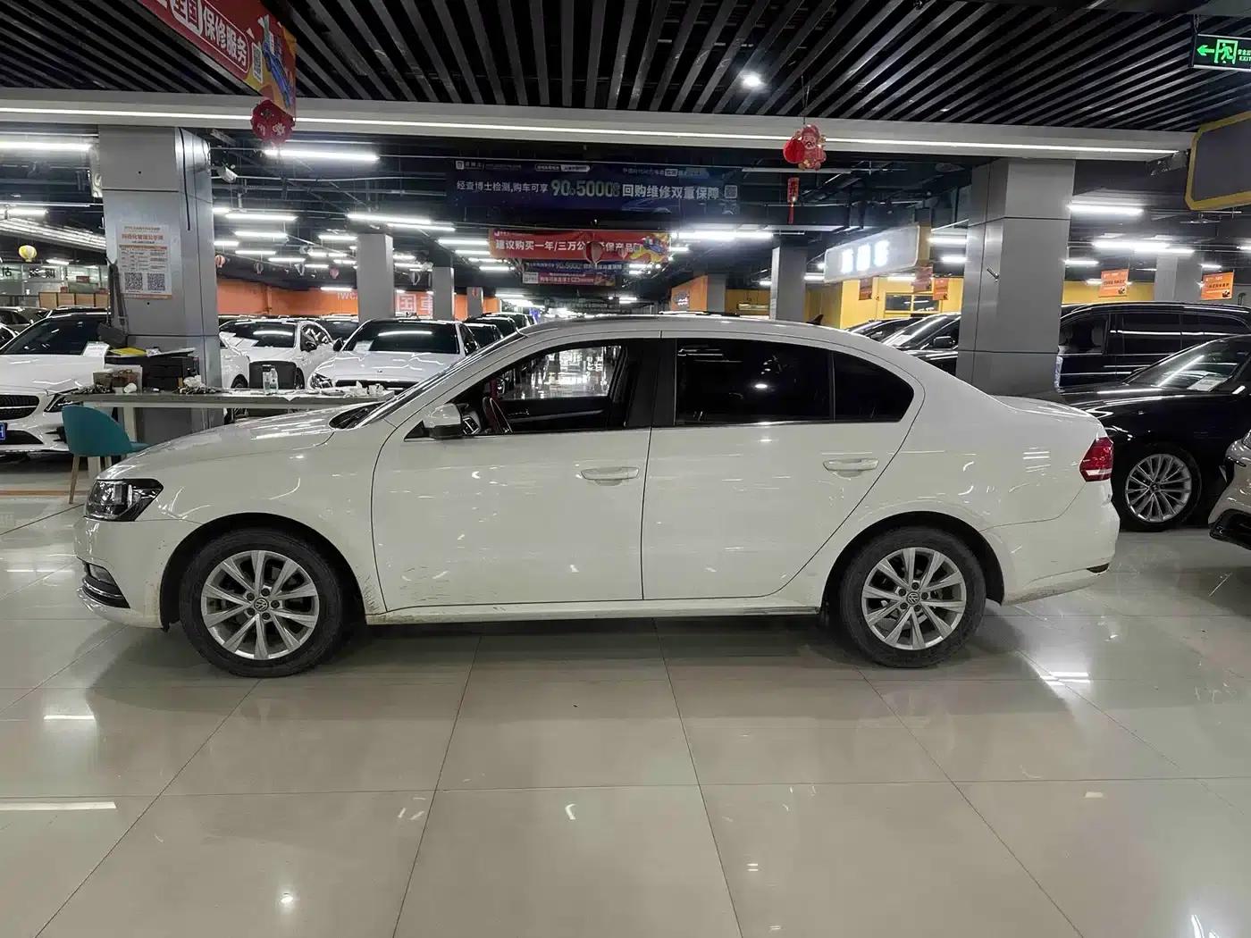 2015 Volkswagen Lavida 1.6L Automatic Comfort Edition — миниатюра 3
