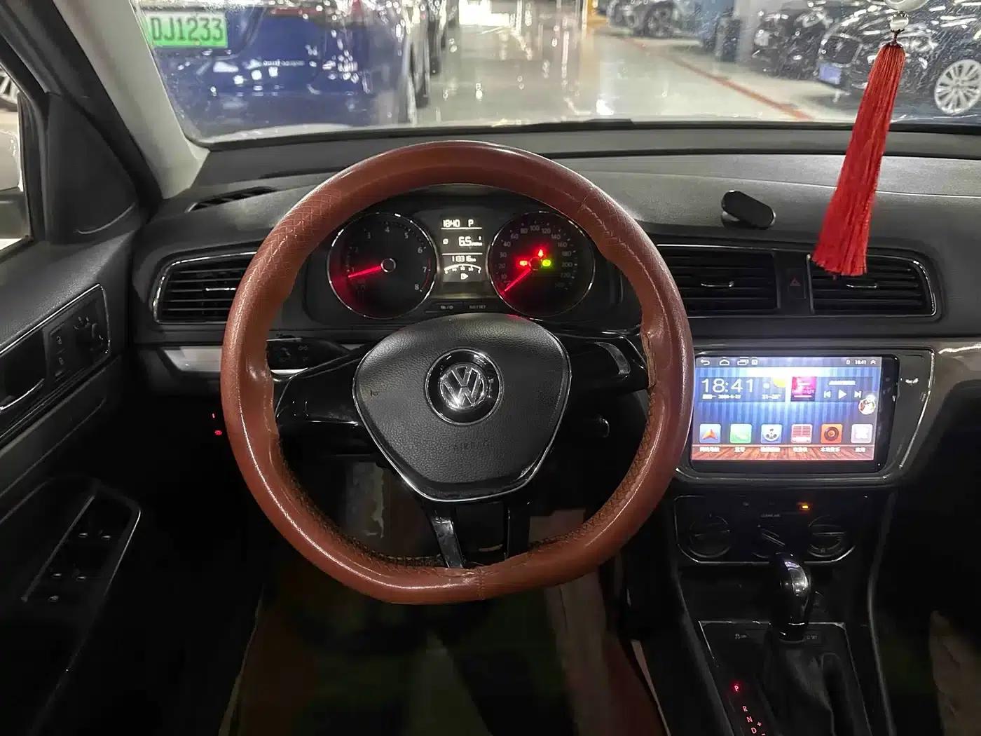 2015 Volkswagen Lavida 1.6L Automatic Comfort Edition — миниатюра 7