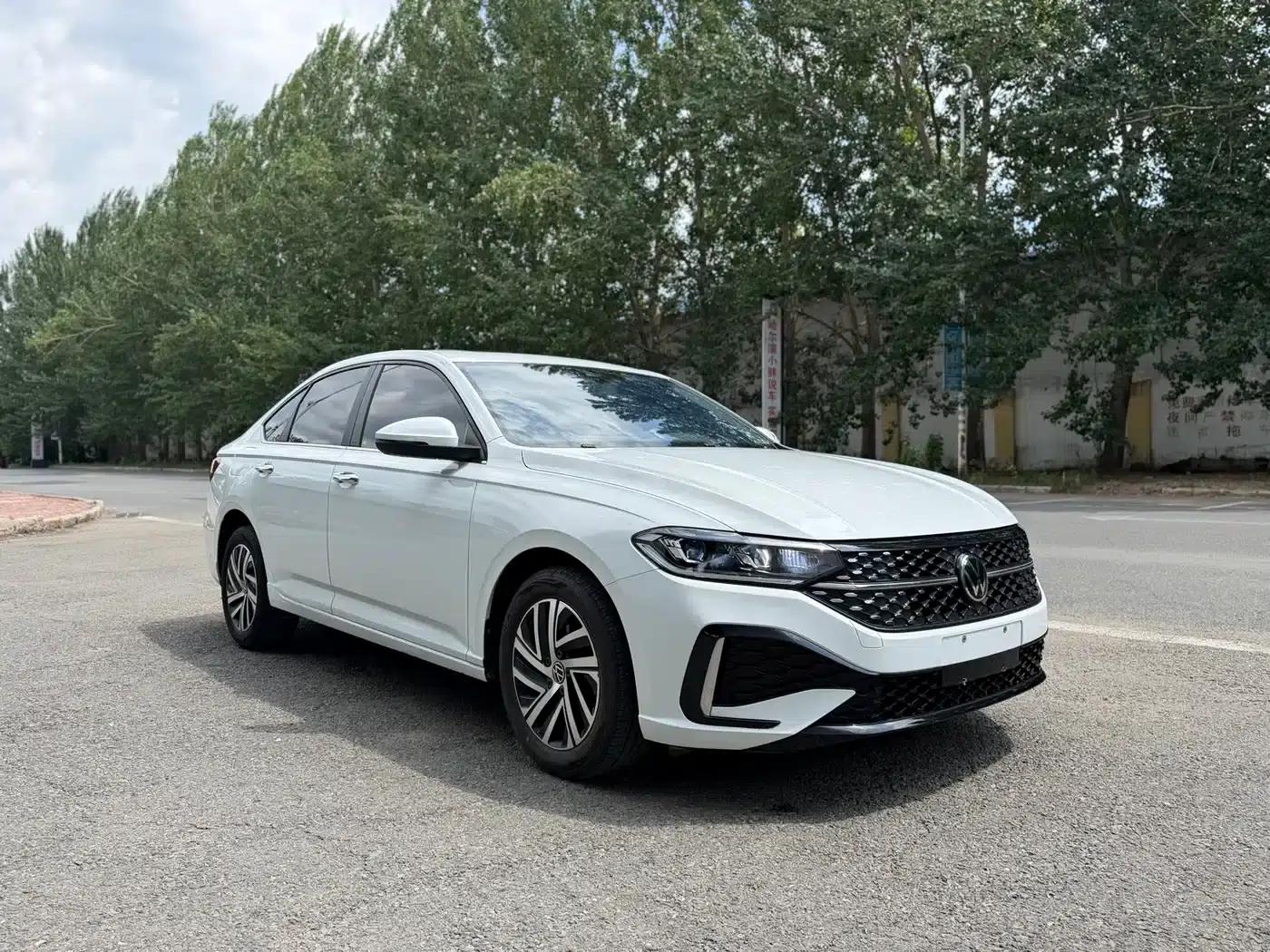 2024 Volkswagen Lavida 1.5L Automatic Starry Sky Five Million Edition — миниатюра 3