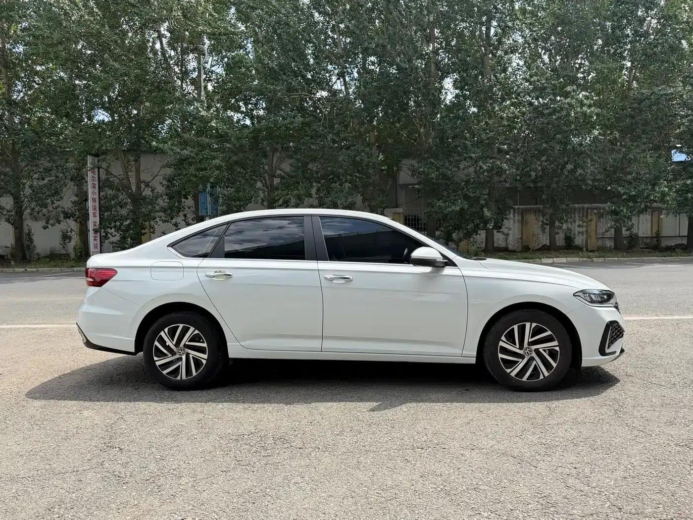 2024 Volkswagen Lavida 1.5L Automatic Starry Sky Five Million Edition — миниатюра 4