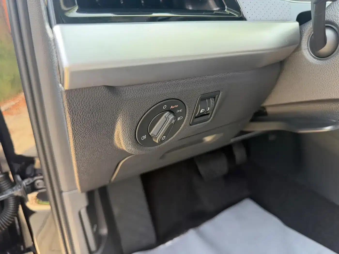 2023 Volkswagen Lavida 1.5L Automatic Starry Sky Five Million Edition — миниатюра 12