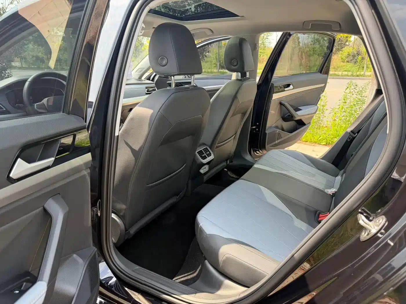 2023 Volkswagen Lavida 1.5L Automatic Starry Sky Five Million Edition — миниатюра 17