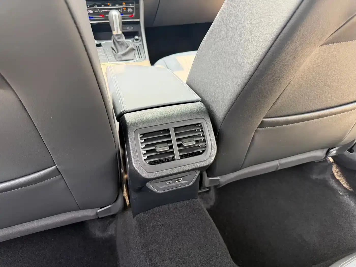 2023 Volkswagen Lavida 1.5L Automatic Starry Sky Five Million Edition — миниатюра 18