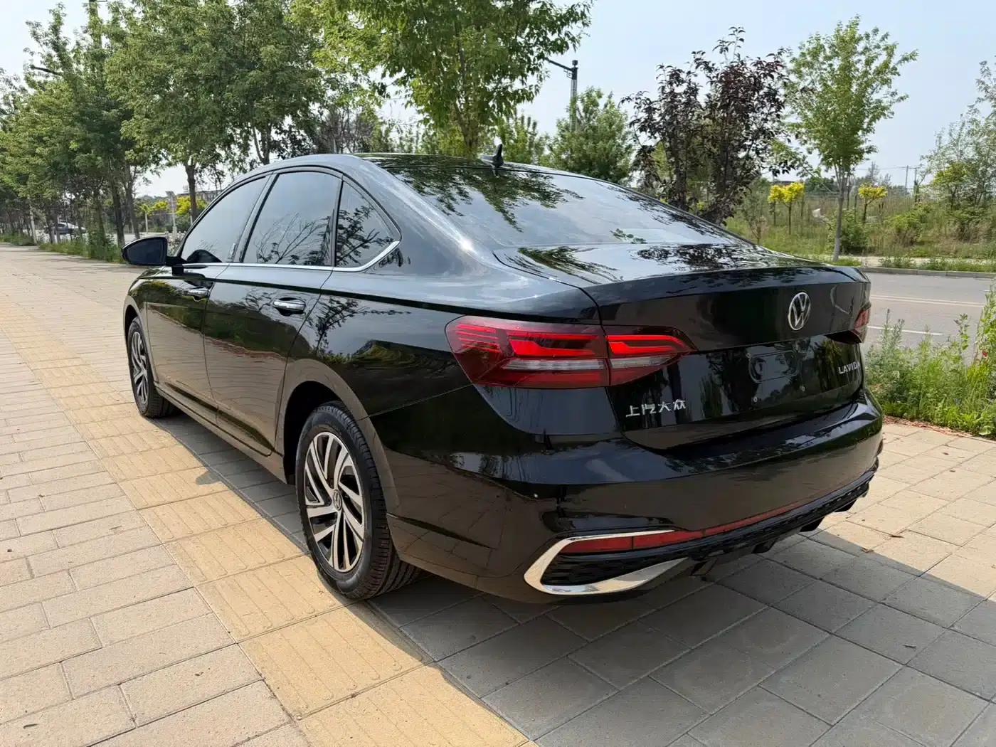 2023 Volkswagen Lavida 1.5L Automatic Starry Sky Five Million Edition — миниатюра 7