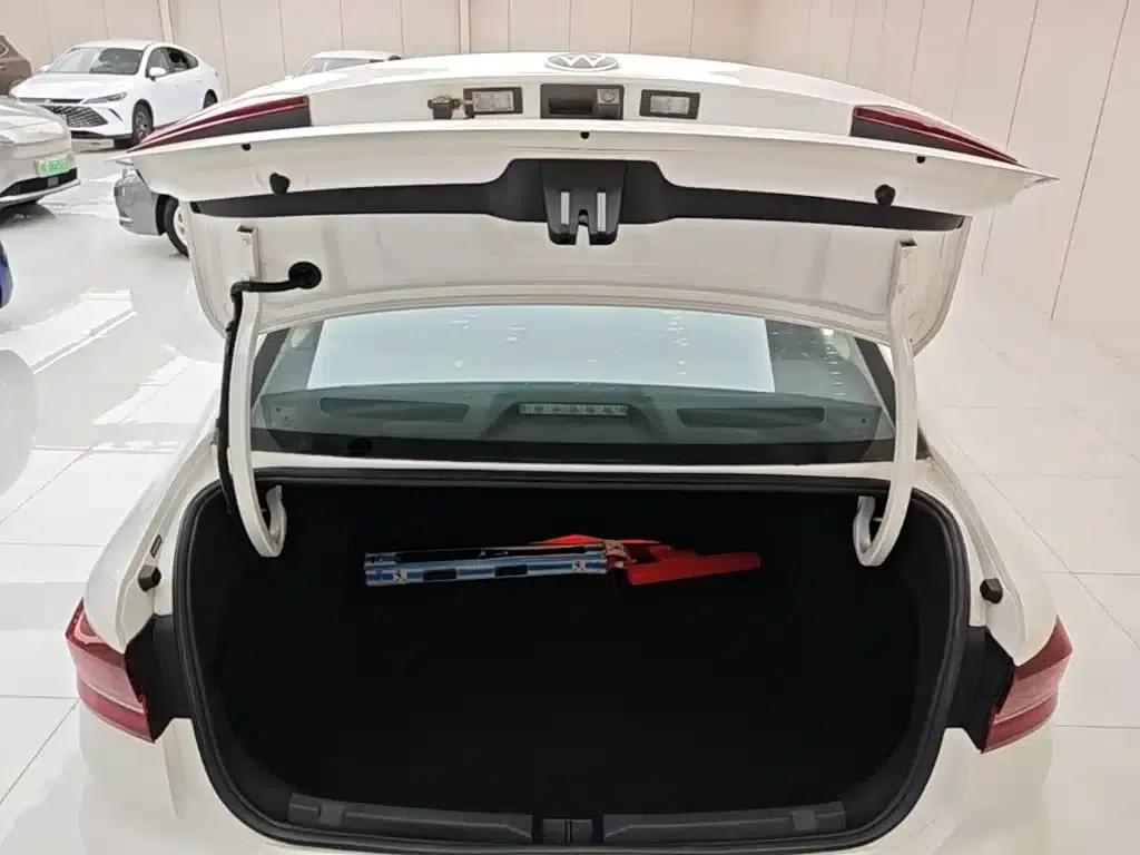 2021 Volkswagen Lavida 1.5L Automatic Comfort Edition — миниатюра 19