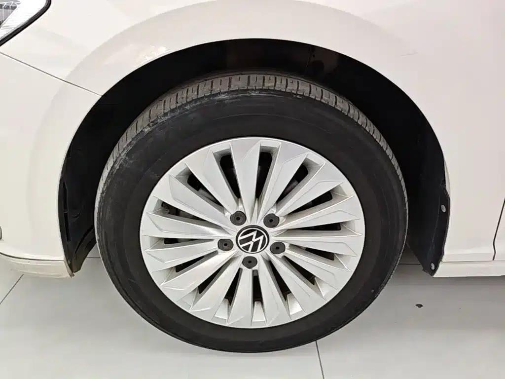 2021 Volkswagen Lavida 1.5L Automatic Comfort Edition — миниатюра 23