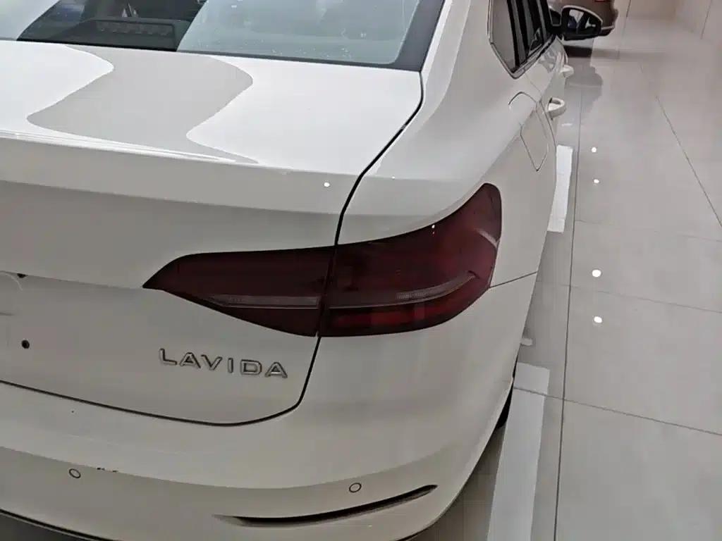 2021 Volkswagen Lavida 1.5L Automatic Comfort Edition — миниатюра 8