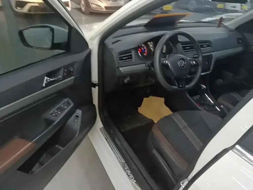 2019 Volkswagen Lavida, Lavida Qihang 1.5L Automatic Comfort Edition (National VI Emission Standard) — миниатюра 16