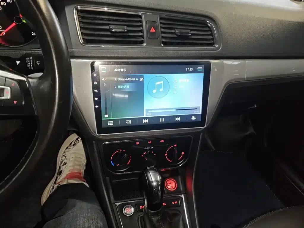2017 Volkswagen Lavida 1.6L Automatic Comfort Edition — миниатюра 13