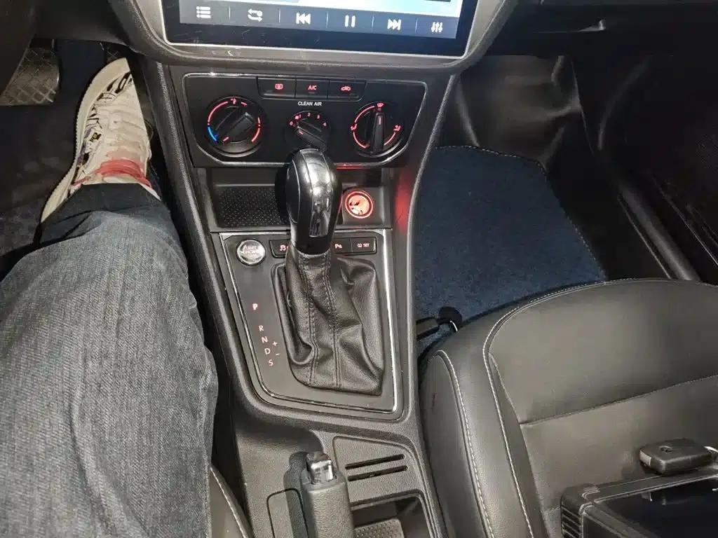 2017 Volkswagen Lavida 1.6L Automatic Comfort Edition — миниатюра 14