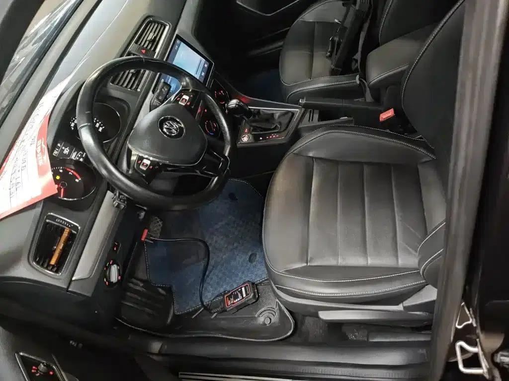 2017 Volkswagen Lavida 1.6L Automatic Comfort Edition — миниатюра 15