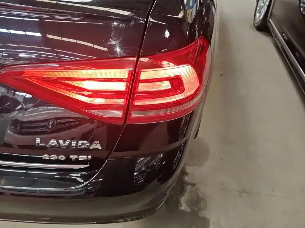2017 Volkswagen Lavida 1.6L Automatic Comfort Edition — миниатюра 8