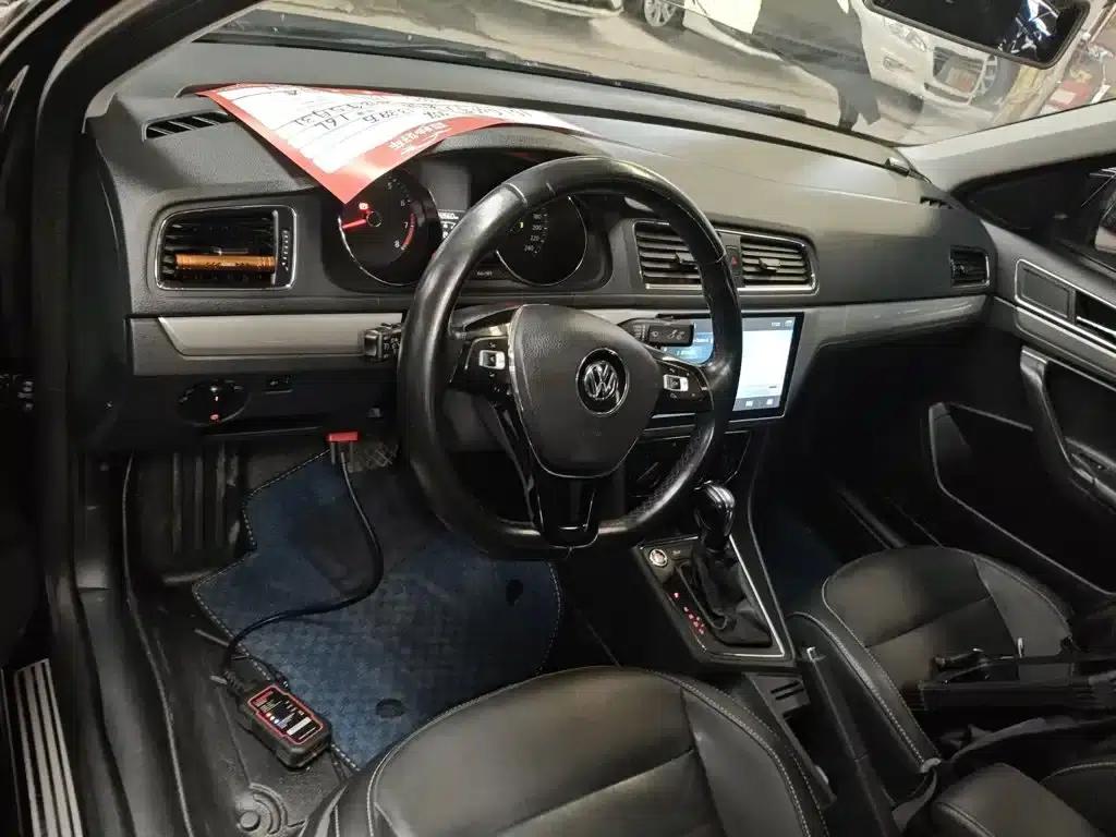 2017 Volkswagen Lavida 1.6L Automatic Comfort Edition — миниатюра 10