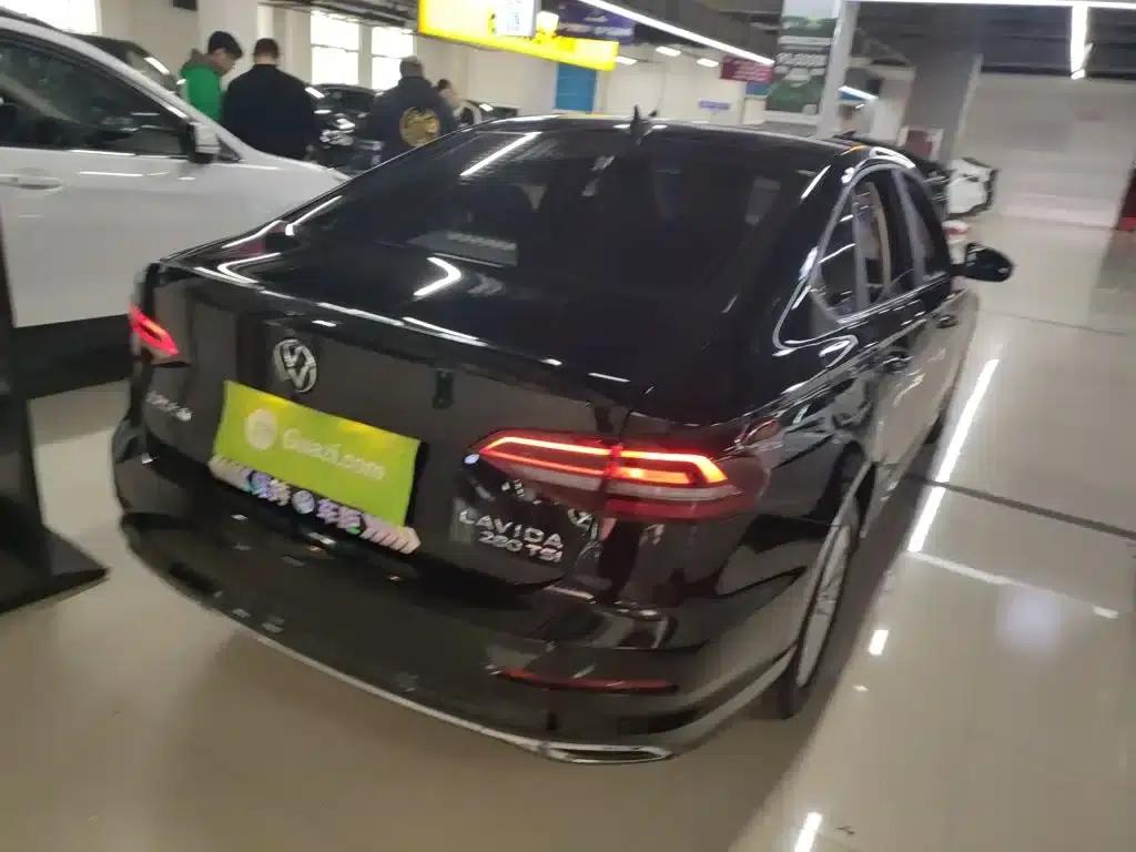 2021 Volkswagen Lavida 280TSI DSG Comfort Edition — миниатюра 5