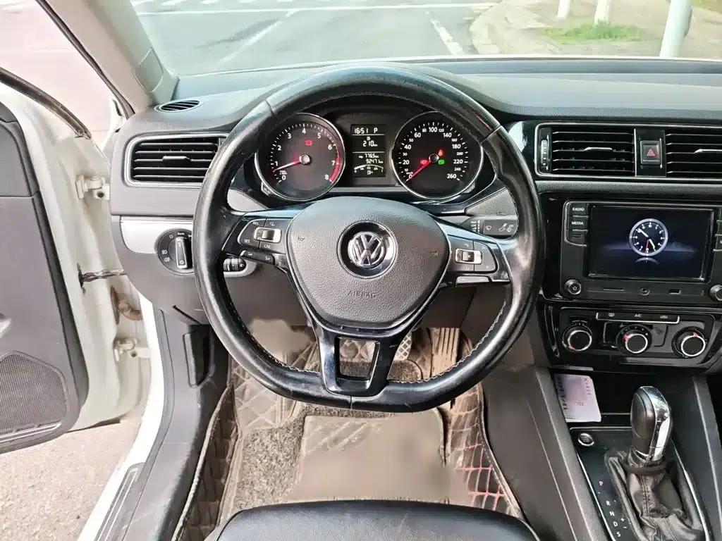 2018 Volkswagen Sagitar 1.6L Automatic Comfort Model — миниатюра 3