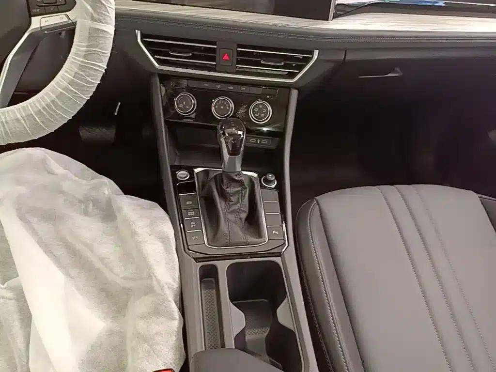 Sagitar 2026 30 Million Unit Selection Edition 300TSI DSG Super Edition — миниатюра 14