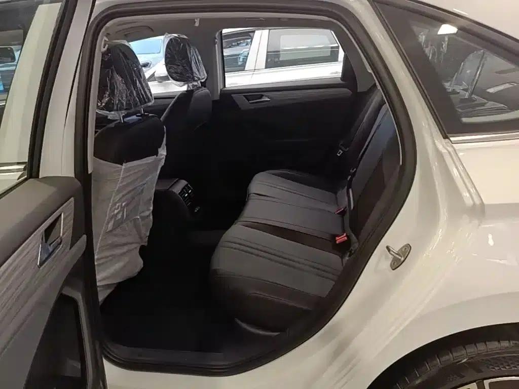 Sagitar 2026 30 Million Unit Selection Edition 300TSI DSG Super Edition — миниатюра 17