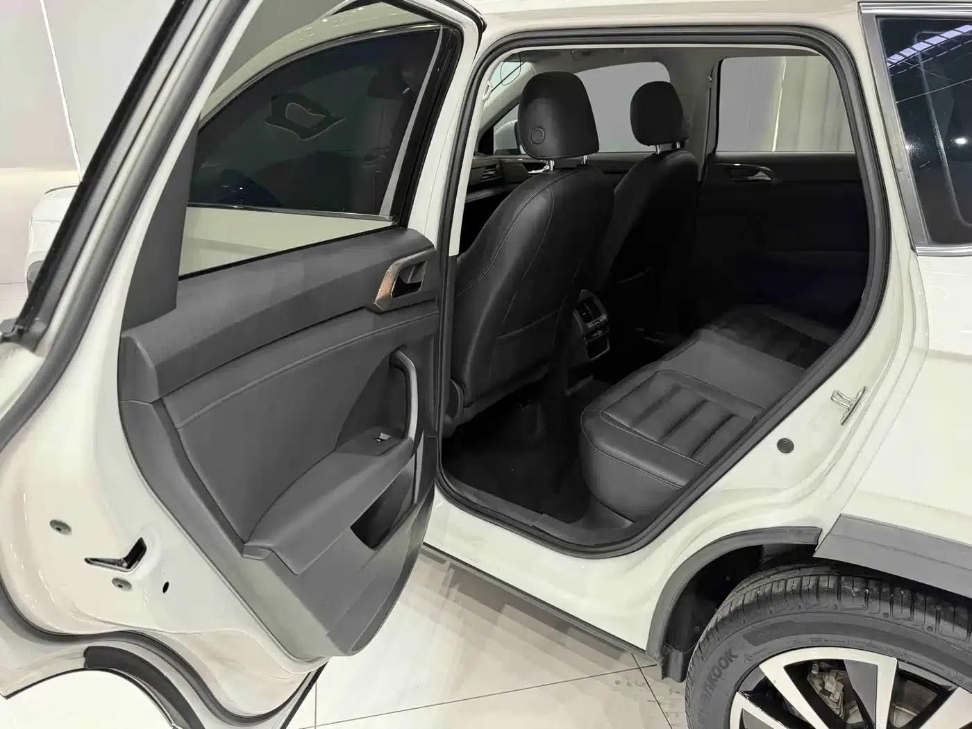 Tharu 2022 280TSI 2WD Luxury Edition — миниатюра 13