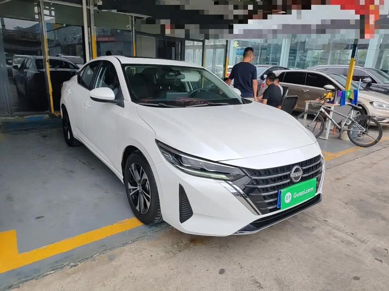 Nissan Sylphy 2023 1.6L CVT Enjoyment Edition — миниатюра 3