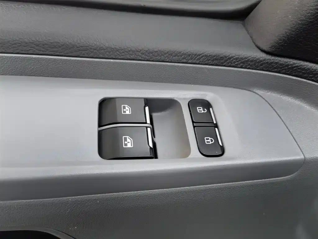 Xintu V80 2023 2.0T Manual Classic Aoyuntong Long Wheelbase Ultra-Low Roof 6/7/8/9 Seats — миниатюра 9