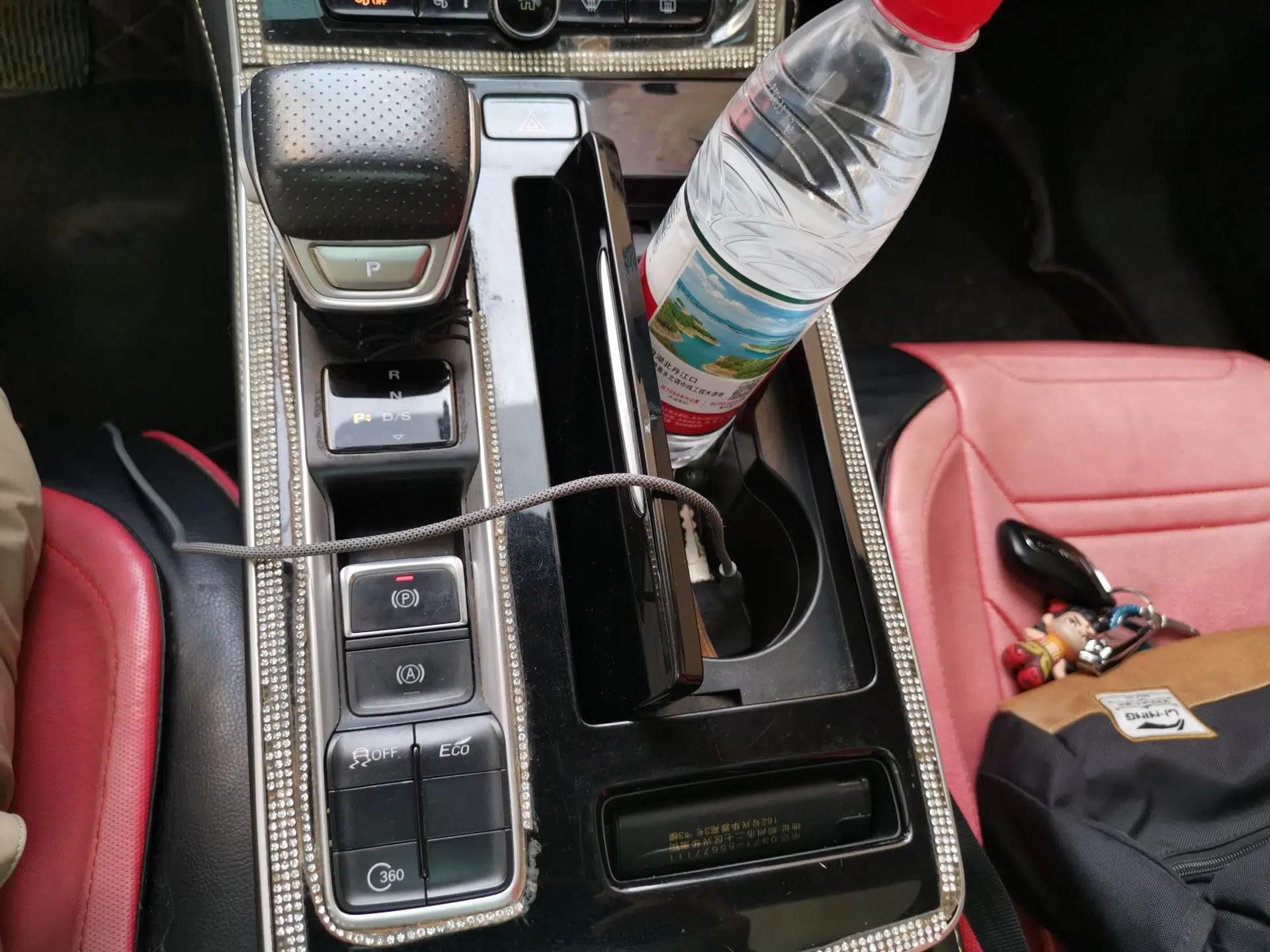Roewe i6 MAX 2020 300TGI Automatic Cool & Stylish Skyroof Edition — миниатюра 14