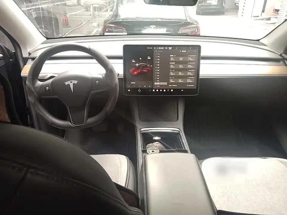 Tesla Model Y 2022 Rear-Wheel-Drive Version — миниатюра 12